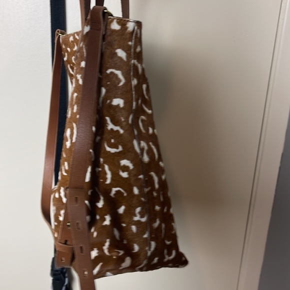 Madewell The Medium Transport Tote: Printed Calf Hair Edition Pecan - Picture 5 of 15